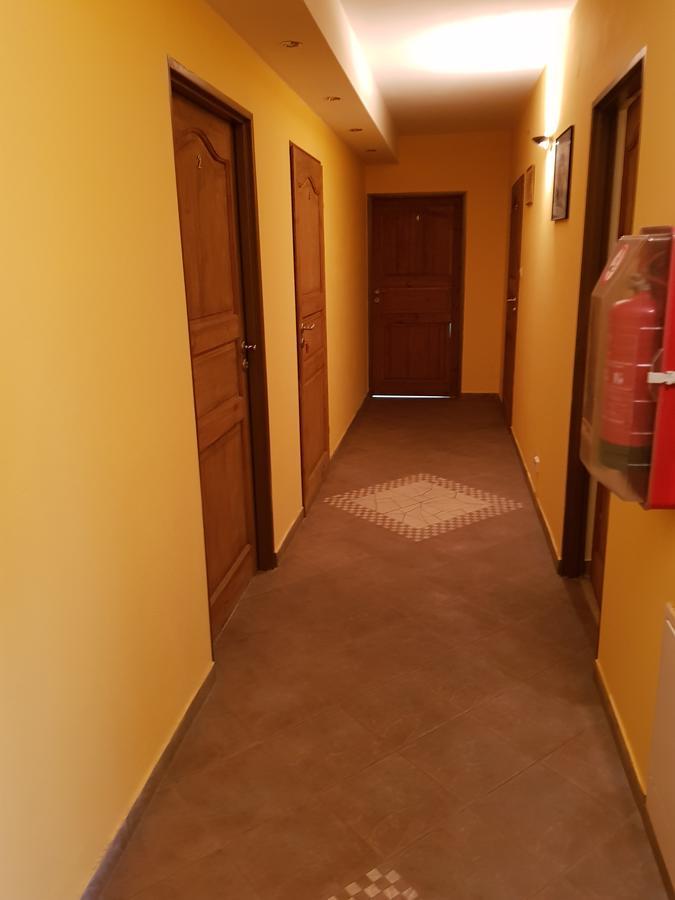 Roadway Hostel เคียลเซ ภายนอก รูปภาพ