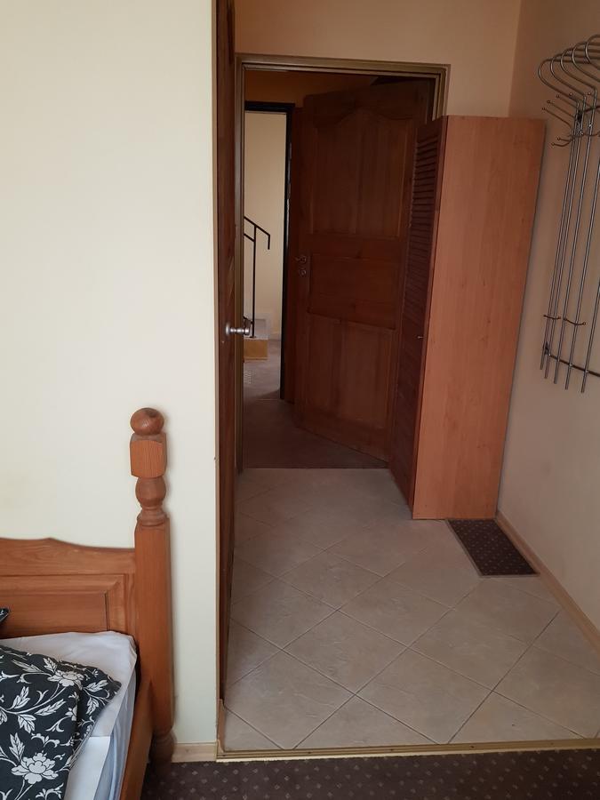 Roadway Hostel เคียลเซ ภายนอก รูปภาพ