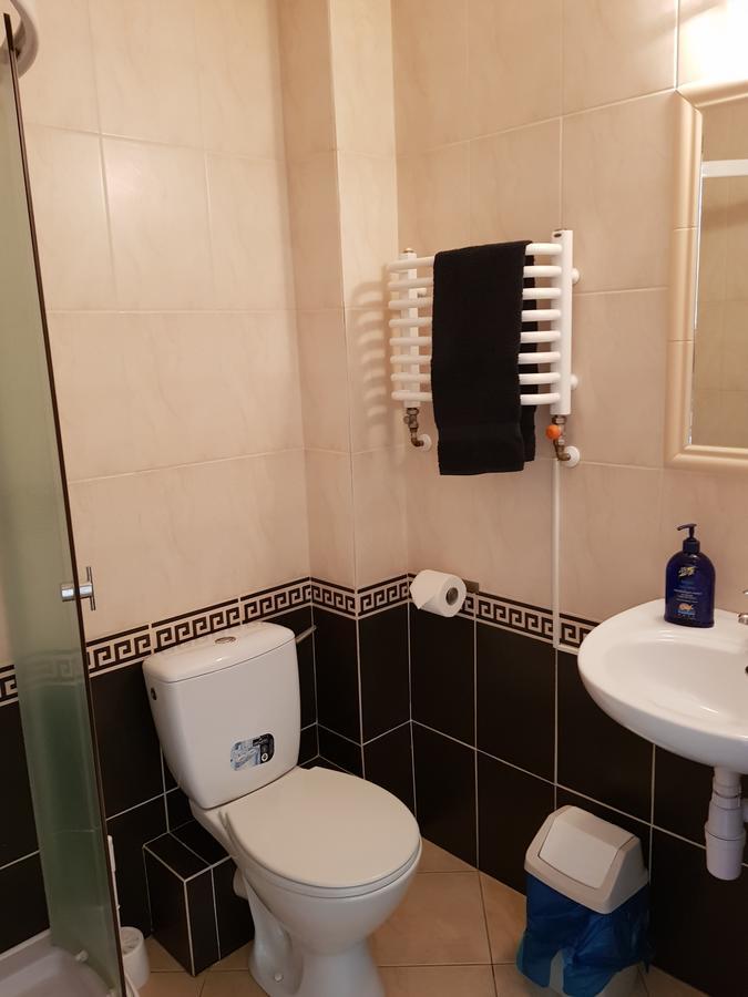 Roadway Hostel เคียลเซ ภายนอก รูปภาพ